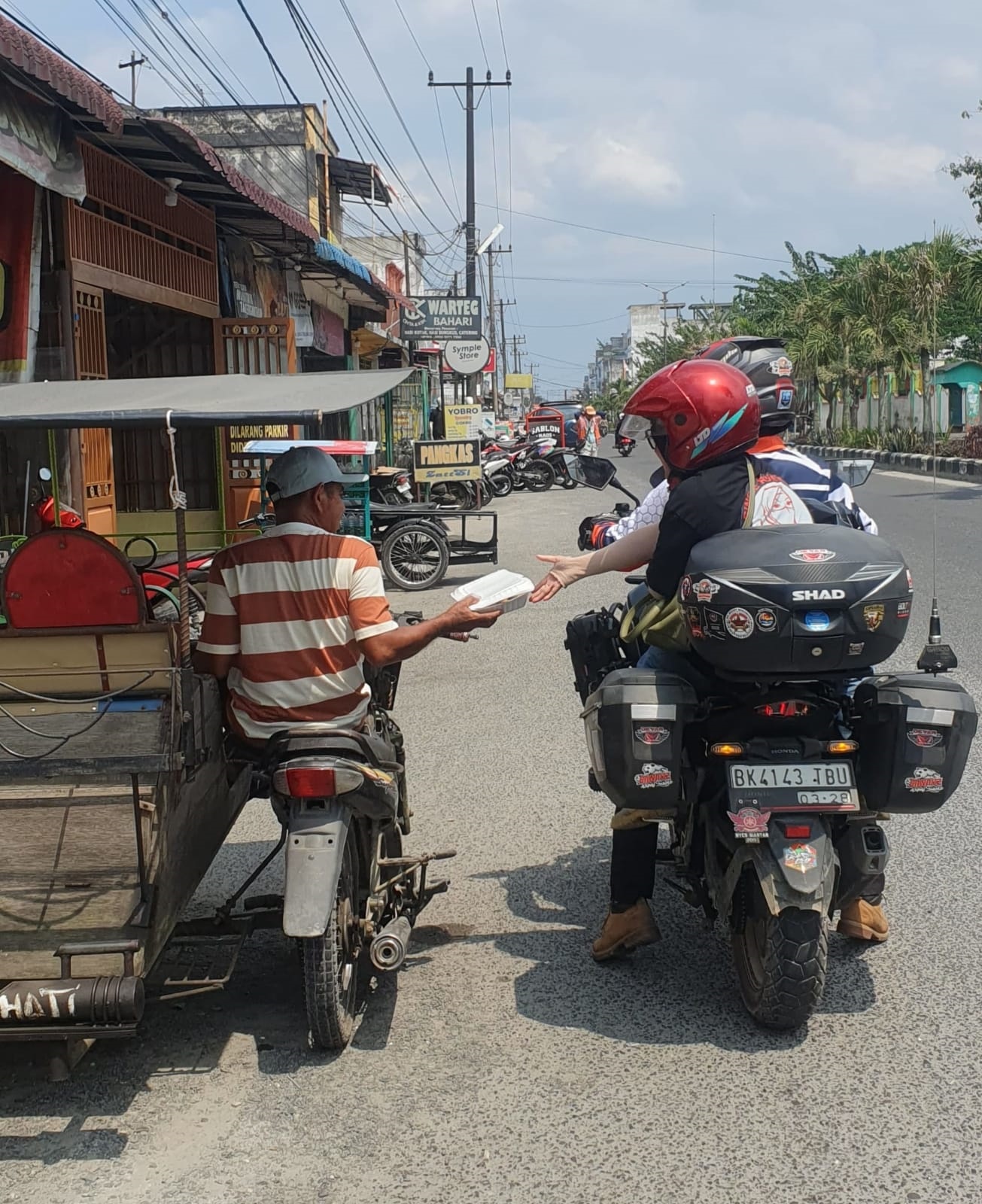 CB150X Adv Id Chapter Asahan Beri Inspirasi Peduli Berbagi