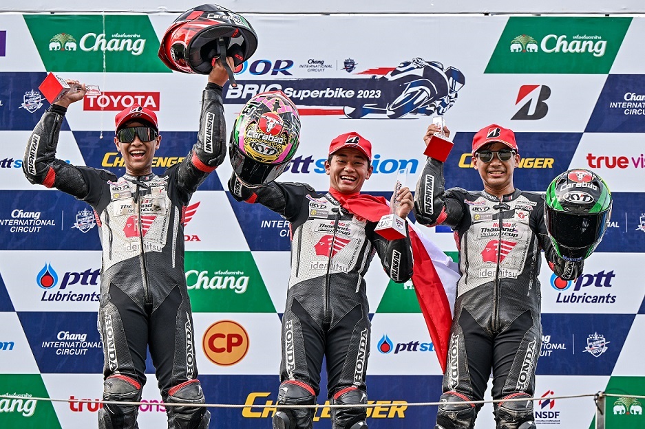 Pebalap Astra Honda Kembali Kibarkan Merah Putih