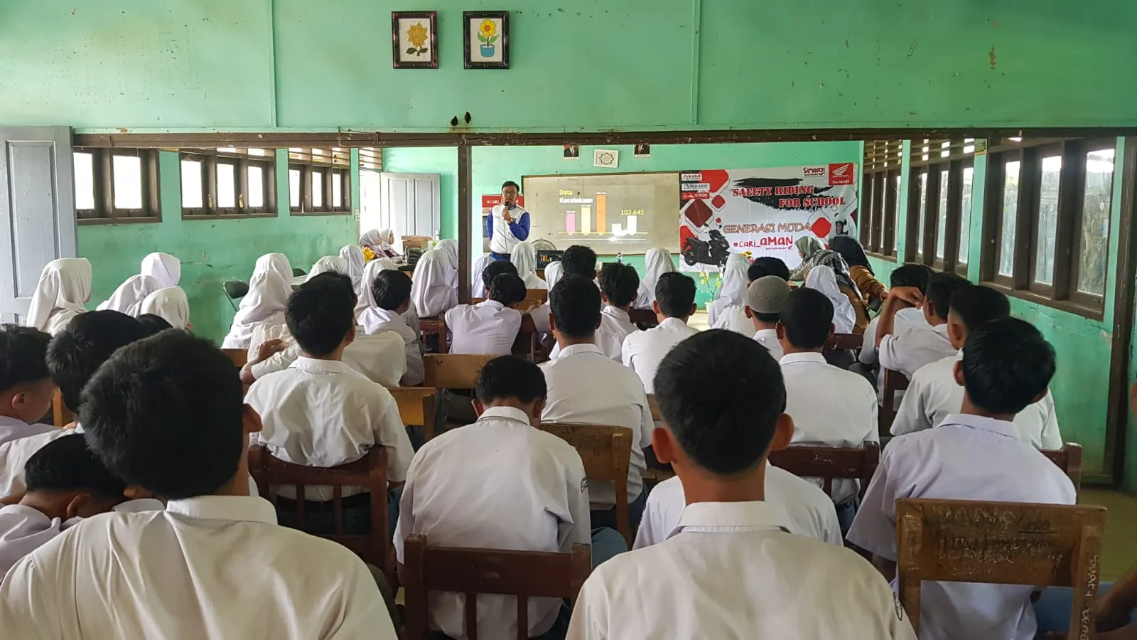 Pelajar Sibuhuan Siap #Cari_Aman Bersama Honda