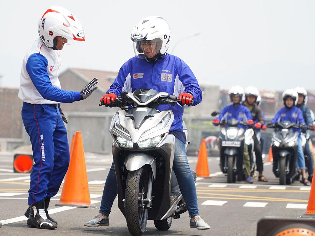 Cari_Aman Jadi Resolusi Tahun Baru