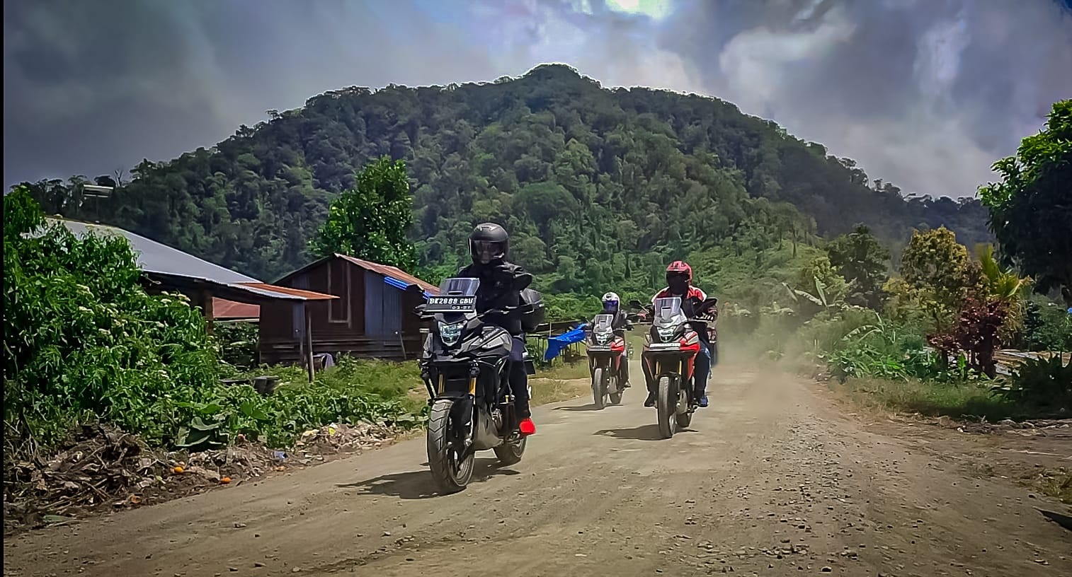 Viral, New CB150X Tangguh Di Segala Medan