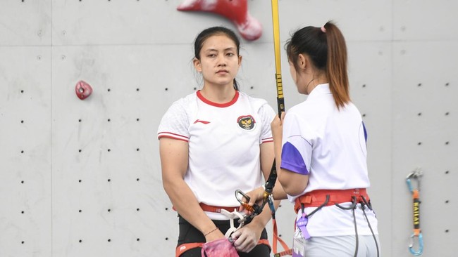 Panjat Tebing, Angkat Besi Sumbang Emas