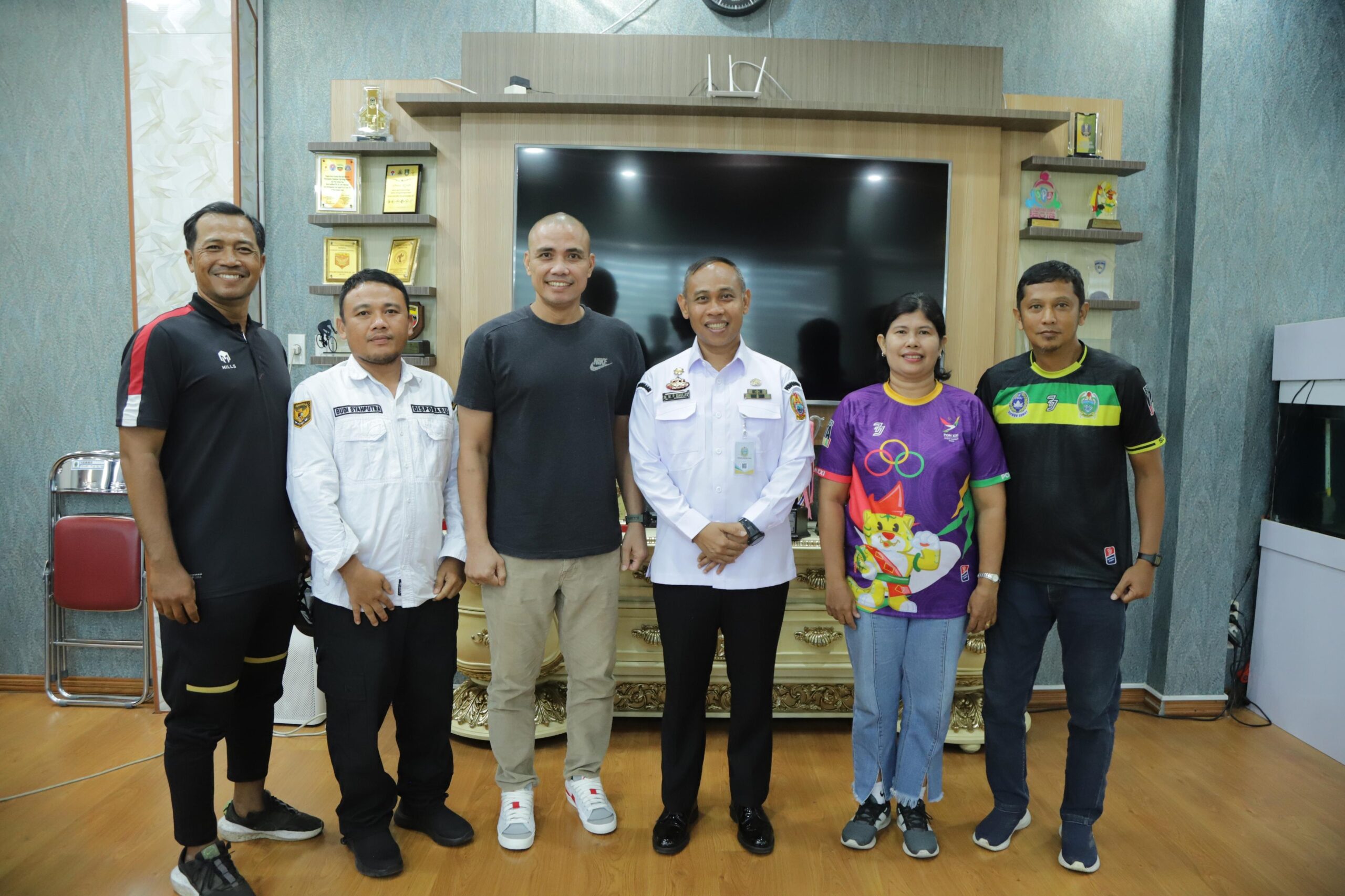 Ipunk Ajak Legenda Sahari Gultom Mengabdi Pada SPOBNas Dispora Sumut