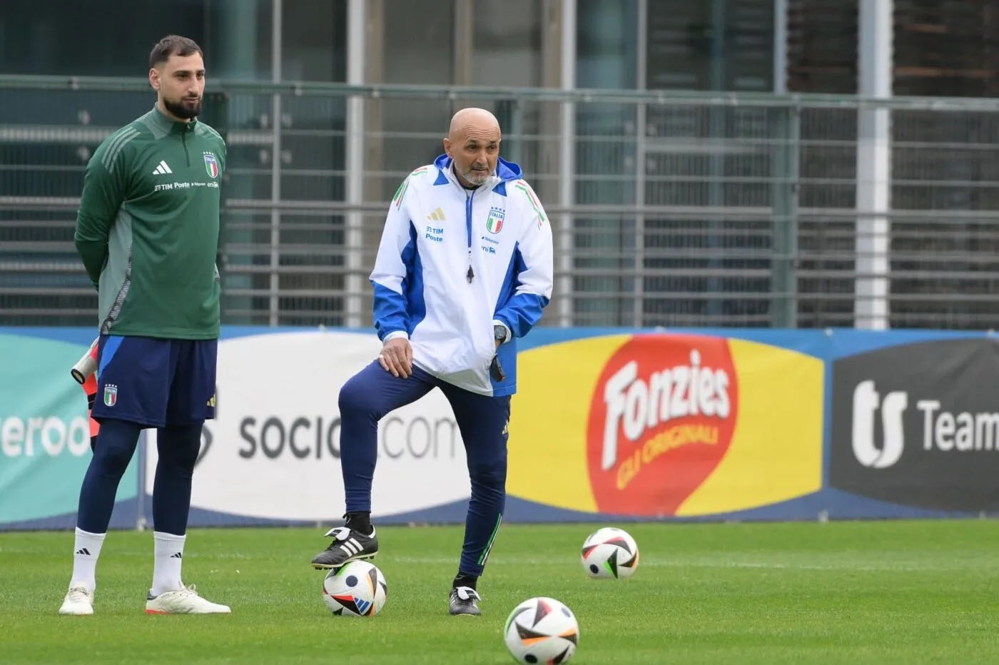 Donnarumma Kini Konsentrasi Italia