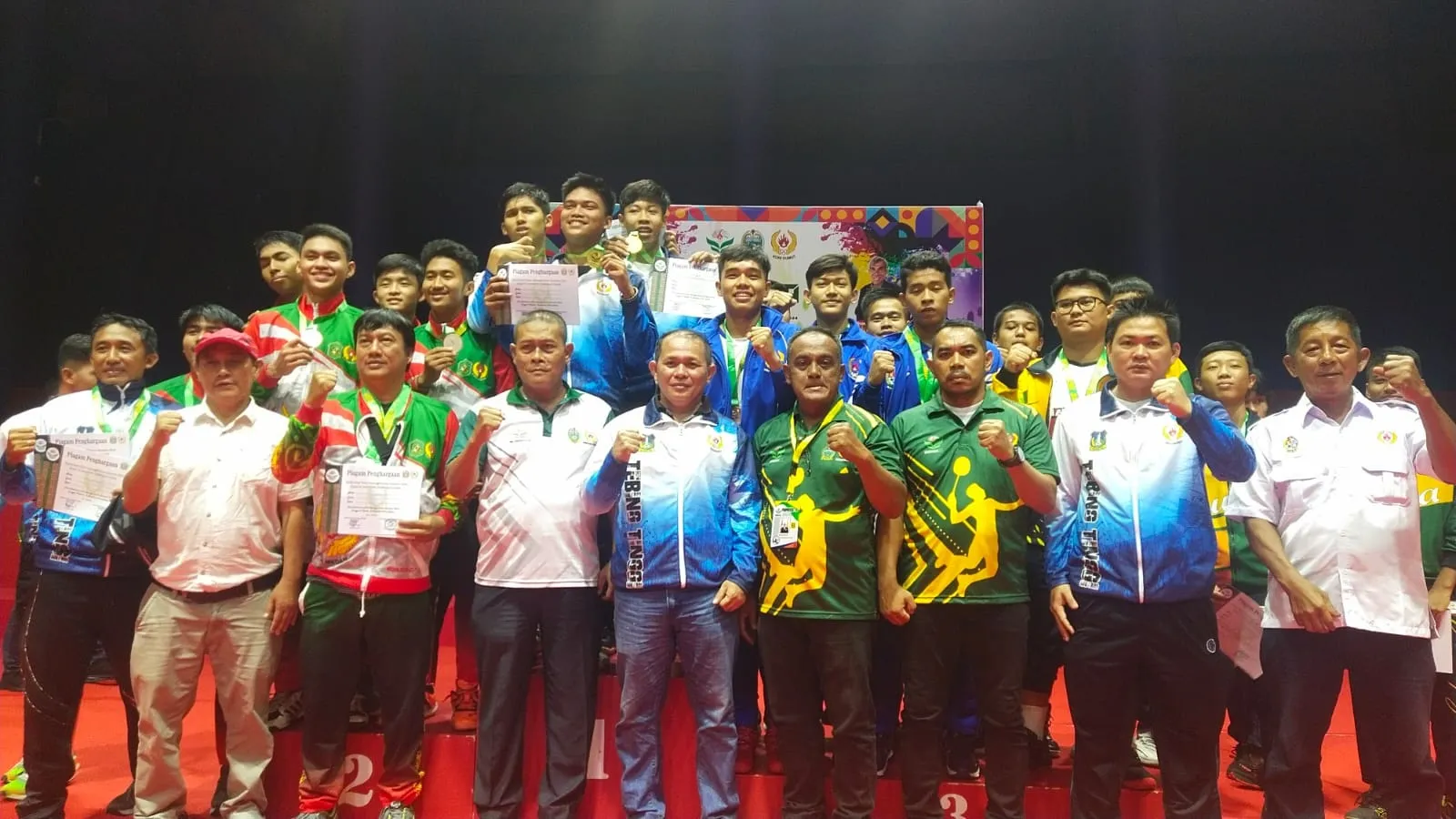 Tebingtinggi Juara Umum Bulutangkis