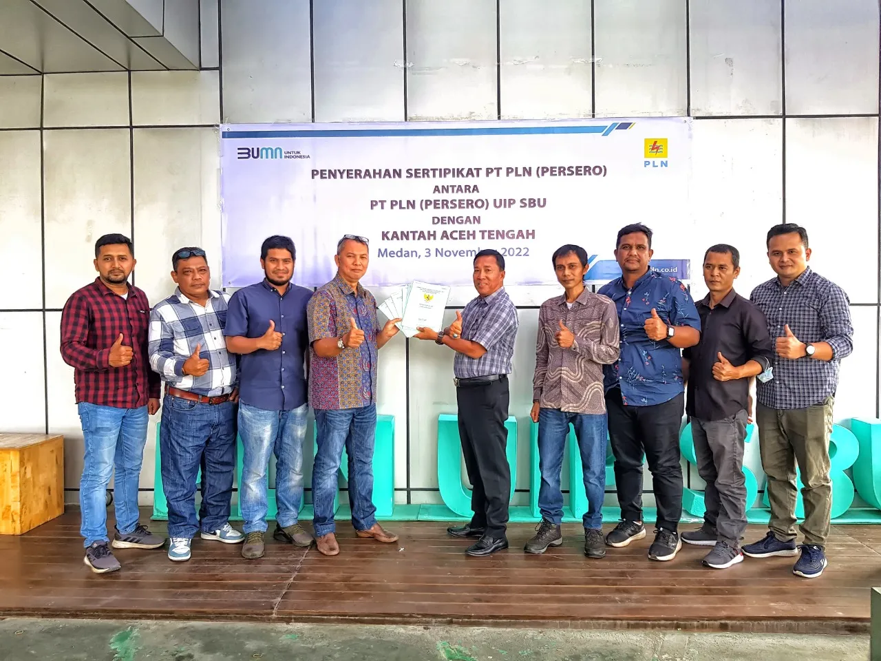 Kantah Aceh Tengah Kembali Serahkan 116 Sertipikat Tapak Tower ke PLN