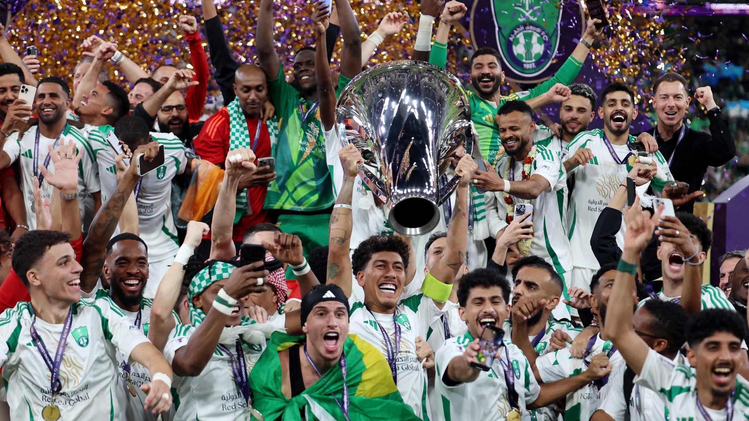 Firmino Senang Cetak Sejarah Al Ahli
