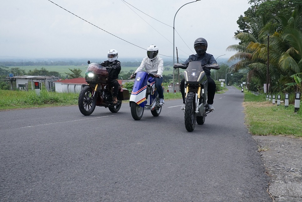 Tiga Modifikator Hadirkan CB150X Bergaya Modifikasi Masa Kini