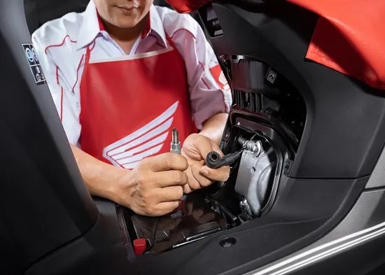 Kenali Tanda Busi Motor Soak