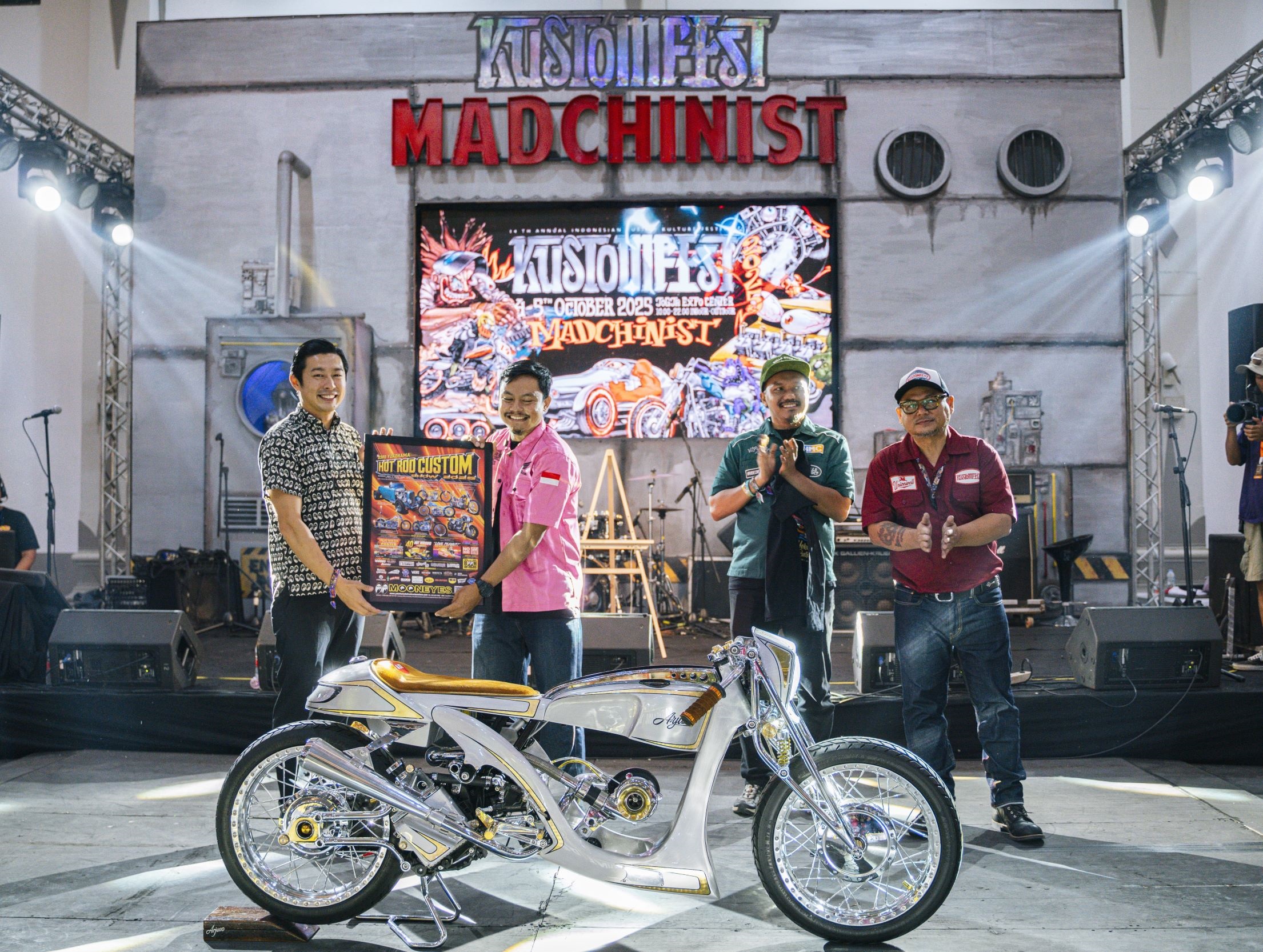 Honda Stylo 160 Antar Modifikator Indonesia Ke Jepang