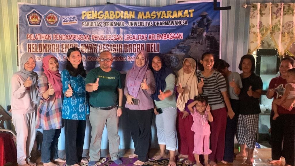 Fak. Perikanan Undhar Latih Emak-amak Pesisir Bagan Deli Urus Perizinan Usaha Berbadan Hukum