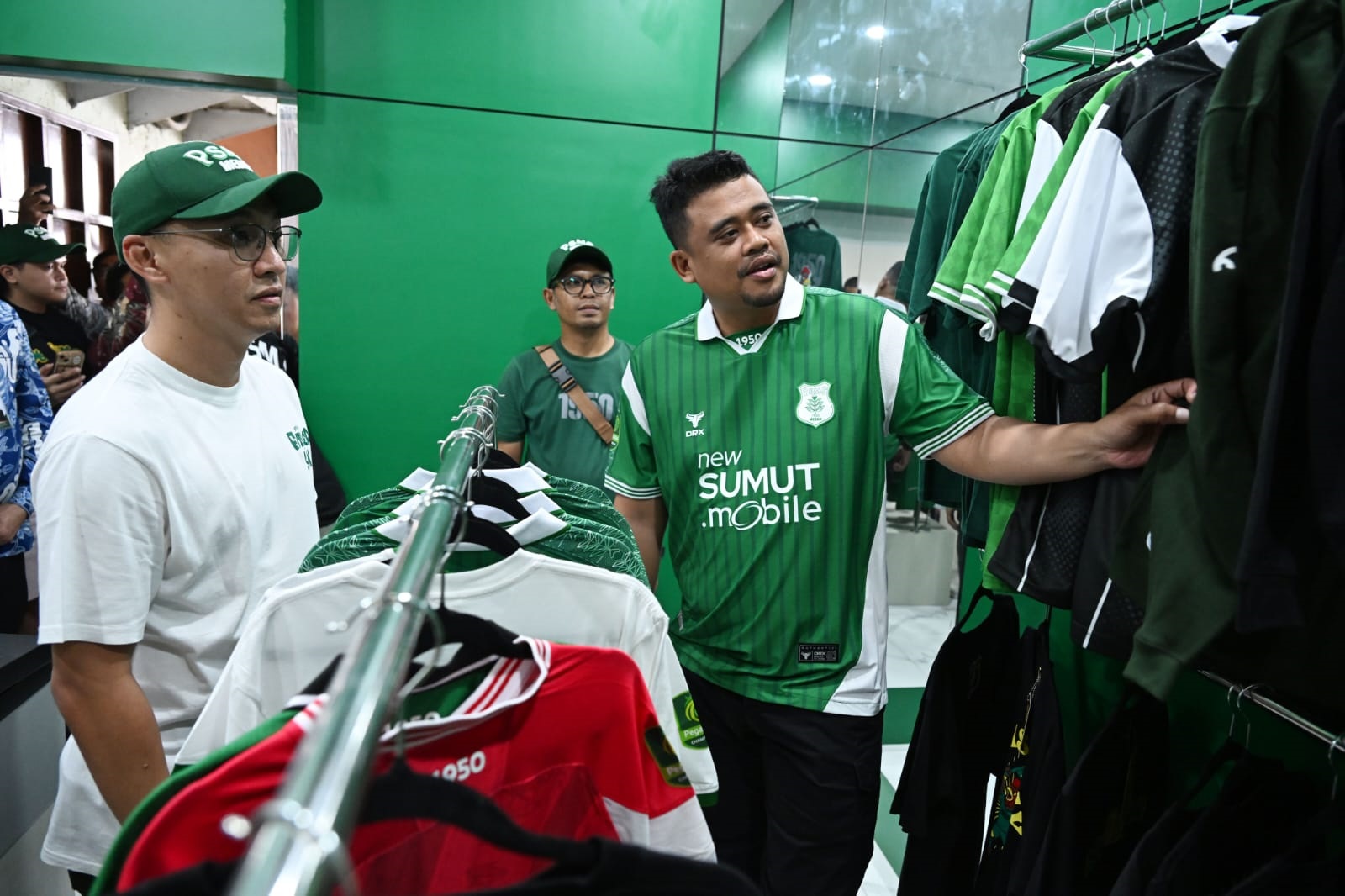 Kunjungi Toko Merchandise PSMS, Gubsu Berharap Pemasukan Klub Meningkat