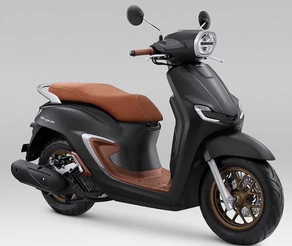 Honda Stylo 160 Raih Bike of The Year