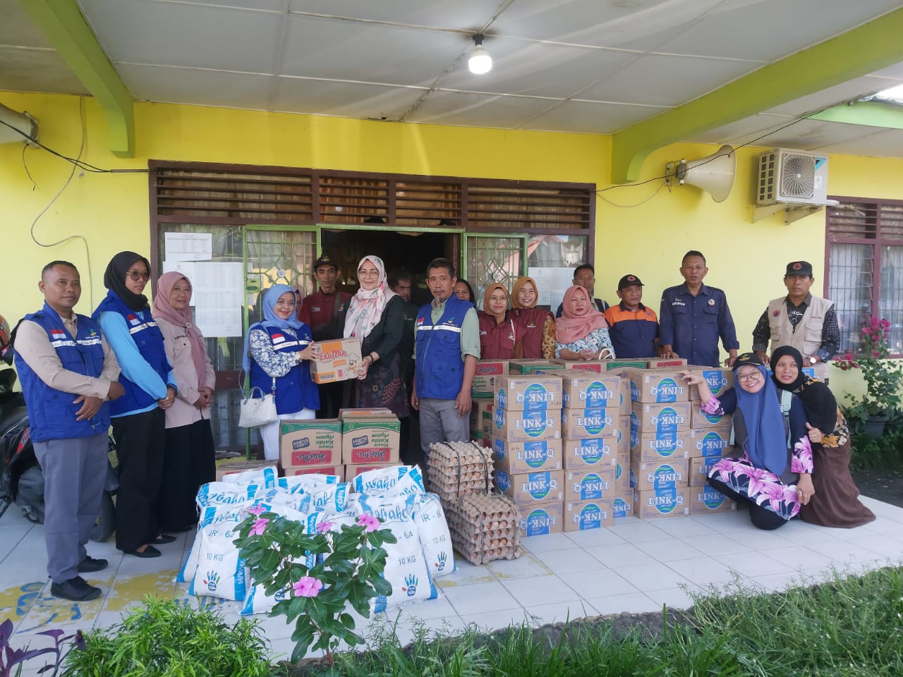 Bantuan Korban Banjir Tiba Di Kantor Camat Babalan