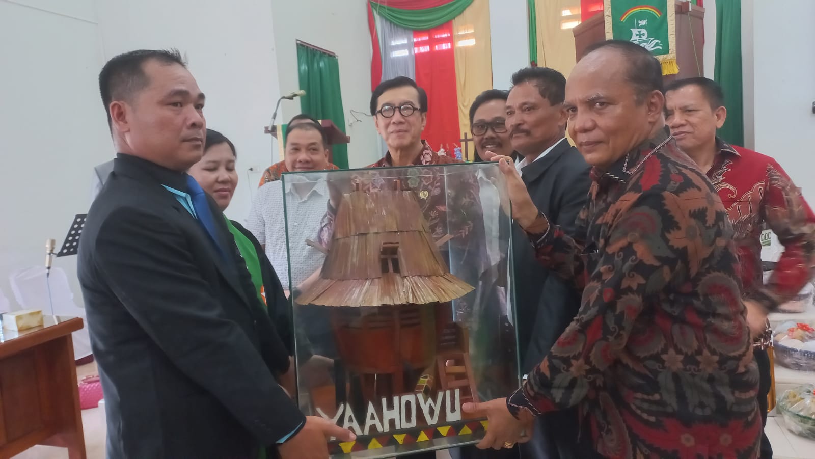 Hadiri HUT ke-27 Gereja BNKP Resort-42 Tanjung Anom, Menkumham: Seluruh Jemaat Harus Bersatu Agar Pembangunan Dapat Terwujud