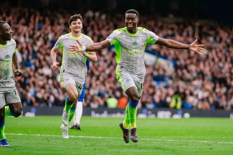 Gilas Chelsea 3-0, Man City Dekati Arsenal