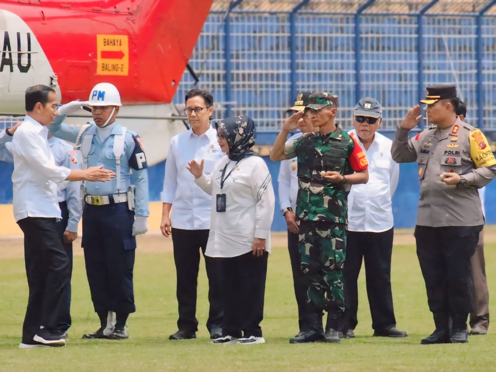 Plt. Bupati Dampingi Presiden Jokowi Tinjau Harga Pangan Di Pasar Glugur Rantauprapat