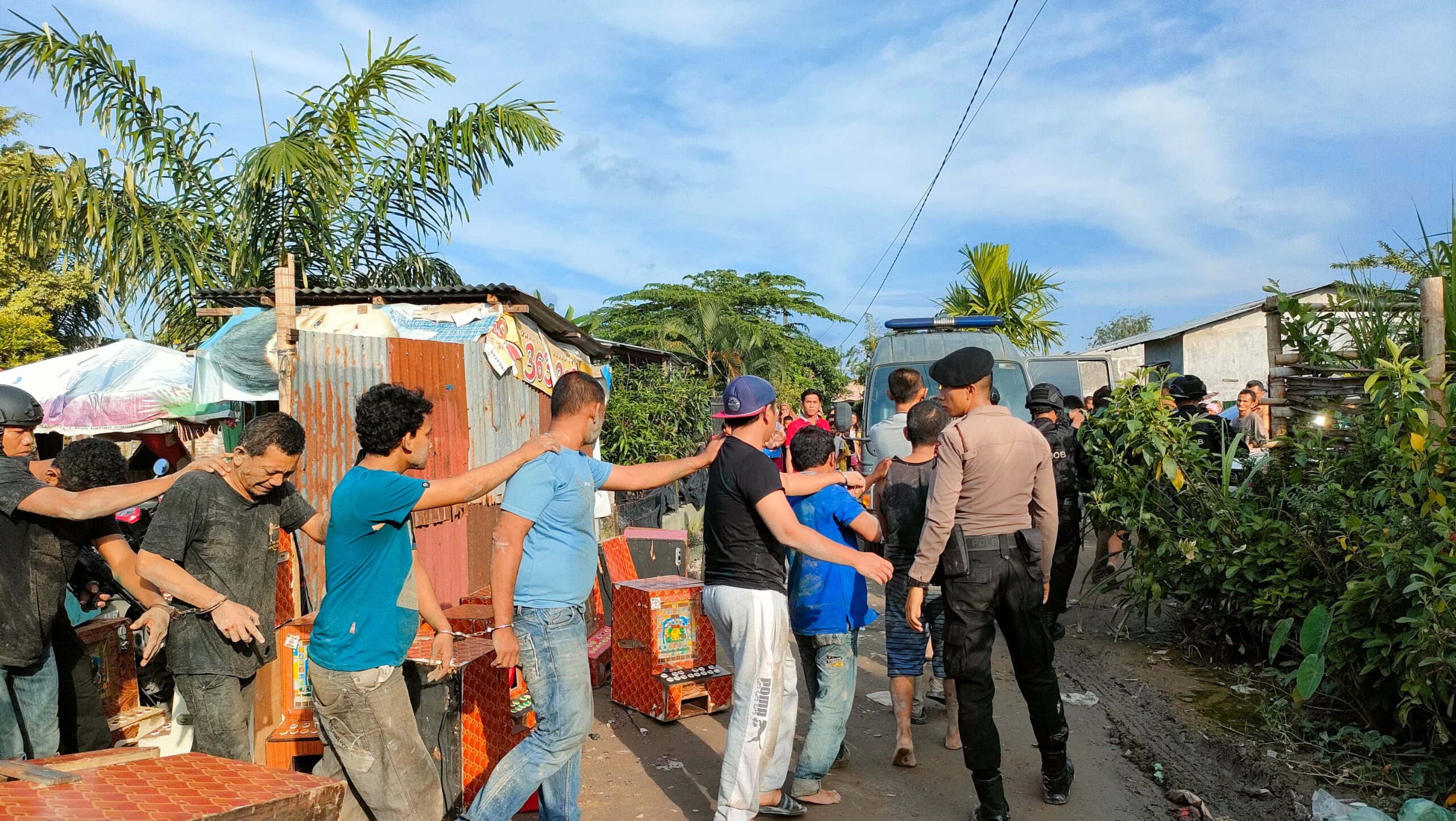 Polisi Gerebek Jermal 15, Pengedar Dan Sejumlah Pengguna Narkoba Ditangkap