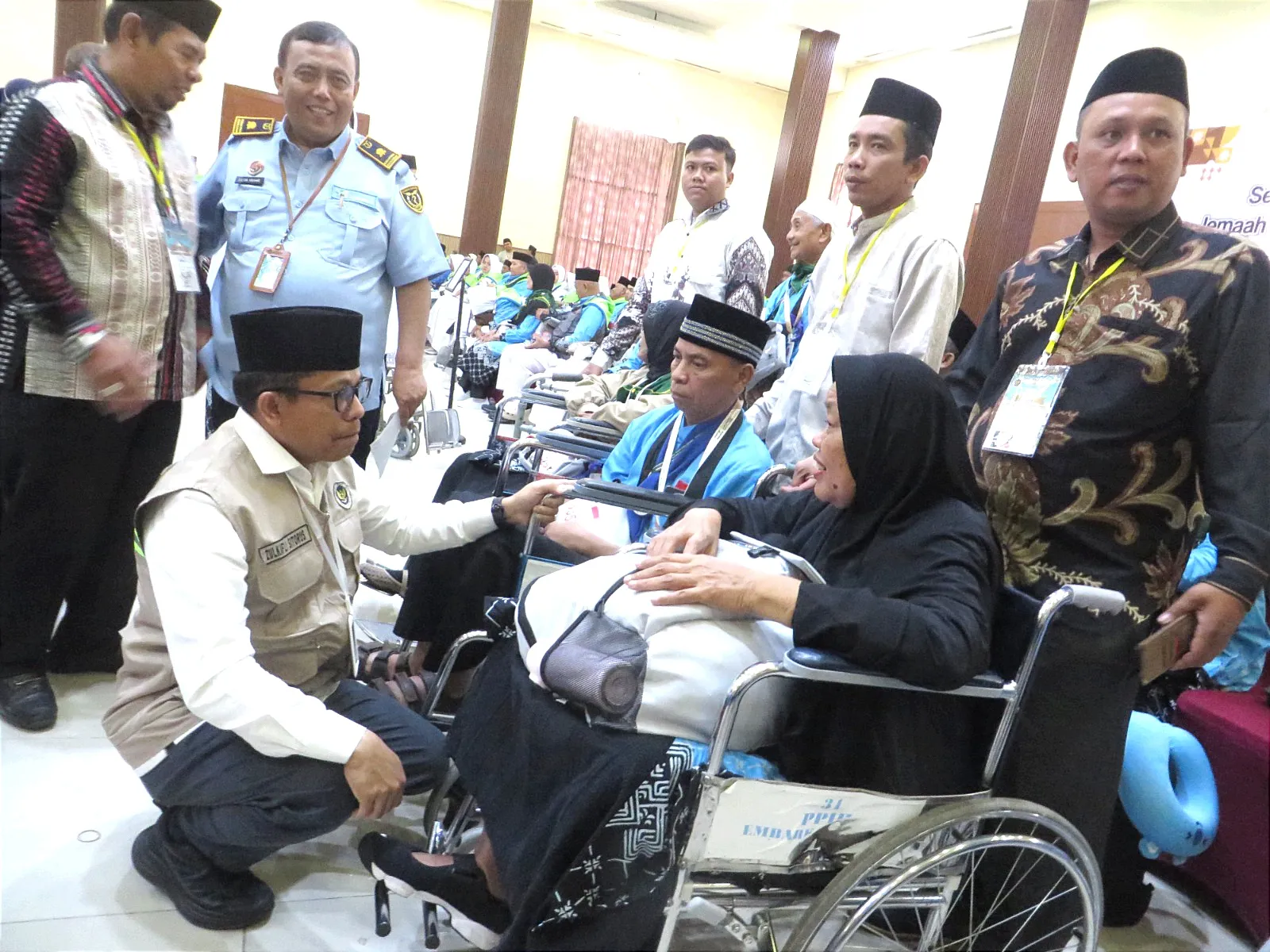 Foto-foto Jemaah Calon Haji Kloter 1 Tiba di Asrama Haji Medan