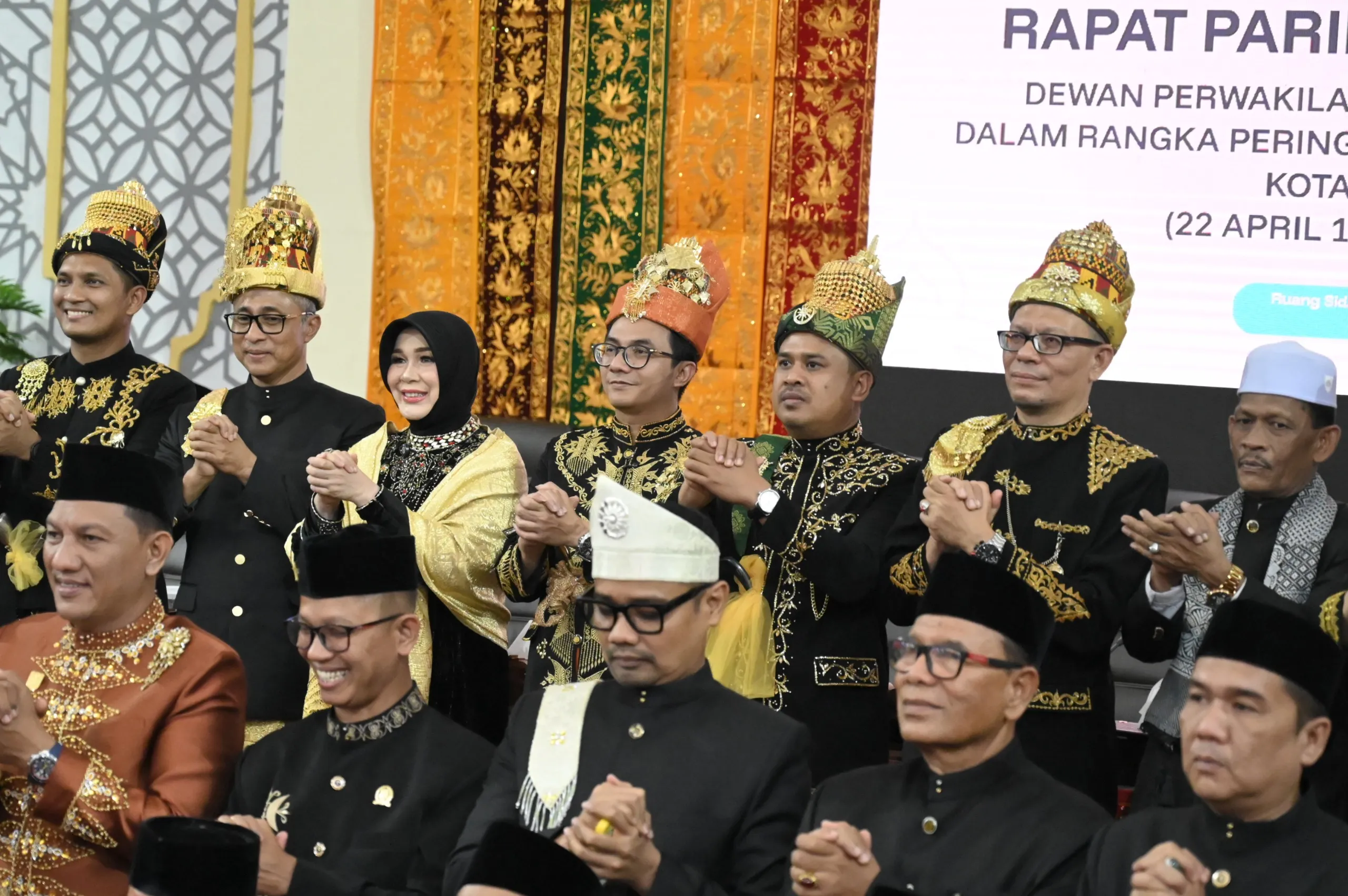 Penuh Nuansa Budaya, Sidang Paripurna HUT ke-821 Banda Aceh Tampilkan Keanggunan Adat
