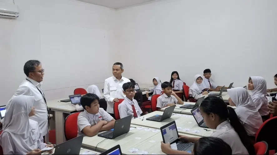 Hari Pertama TKA SD Diikuti 1,5 Juta Siswa, Wamen Fajar: Hadapi dengan Gembira dan Jujur