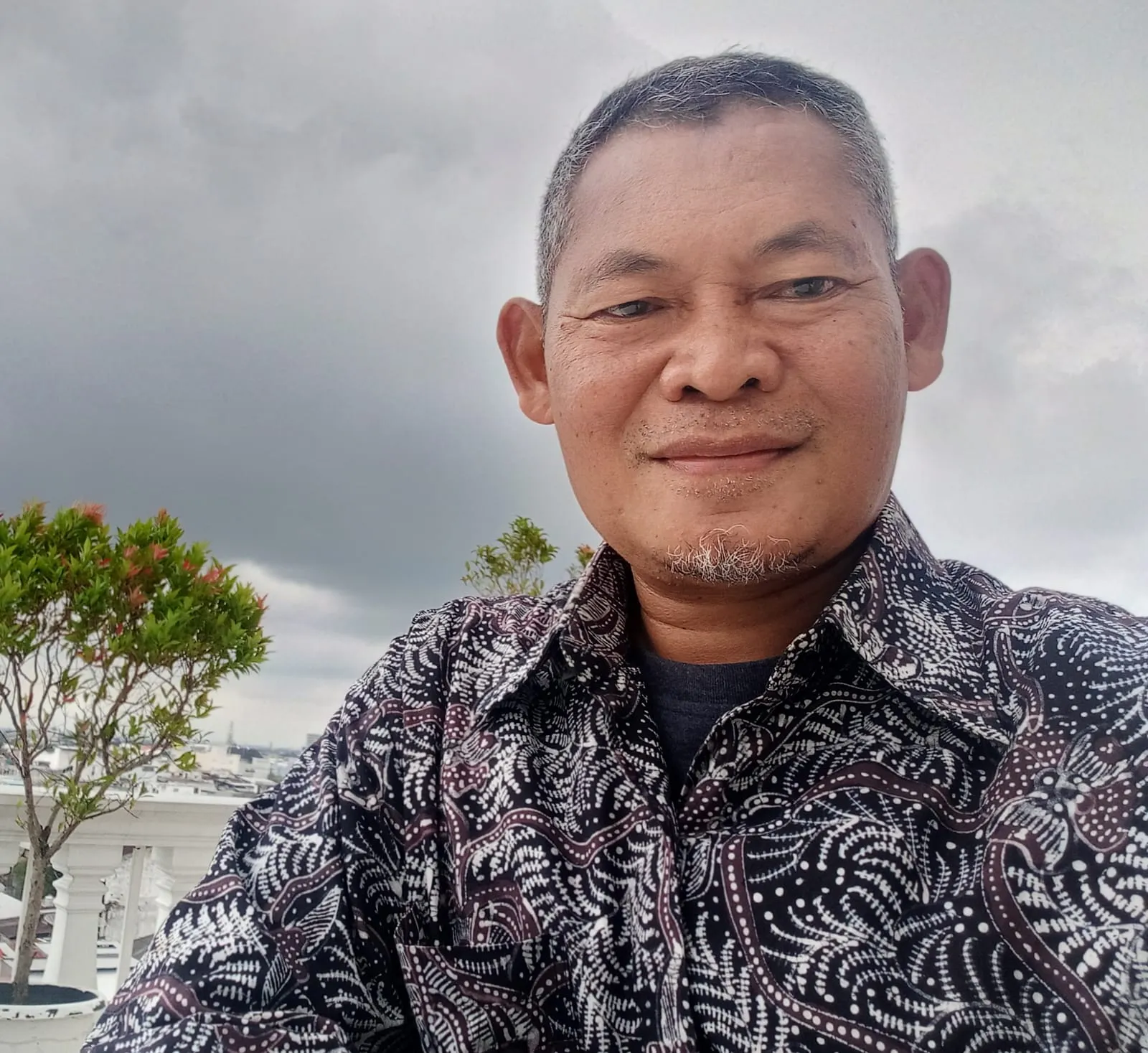 UMKM Vs Korporasi Di Tengah  Bayang-Bayang Ketidakpastian Perang