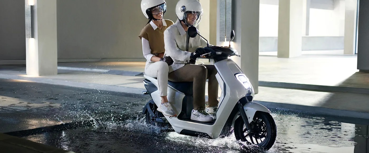 Honda Bagikan Cara Mencegah Aquaplaing