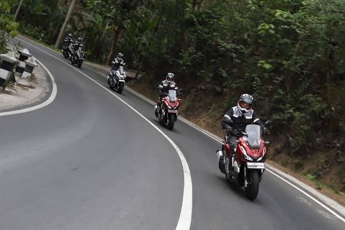 Tips #Cari_Aman Taklukkan Turunan Curam