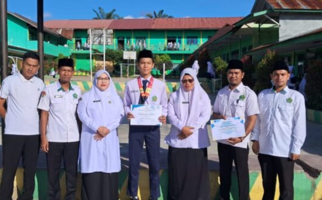 Siswa MTsN 1 Padangsidempuan Juara 1 Fun Swimming Competition IV 2024