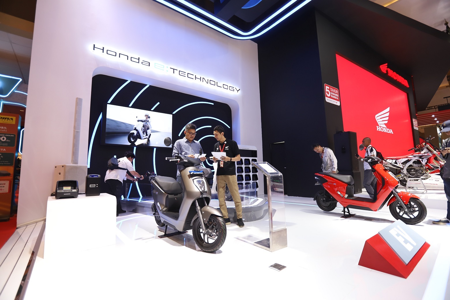 New Honda Stylo 160 Siap Pikat Pengunjung IIMS 2024