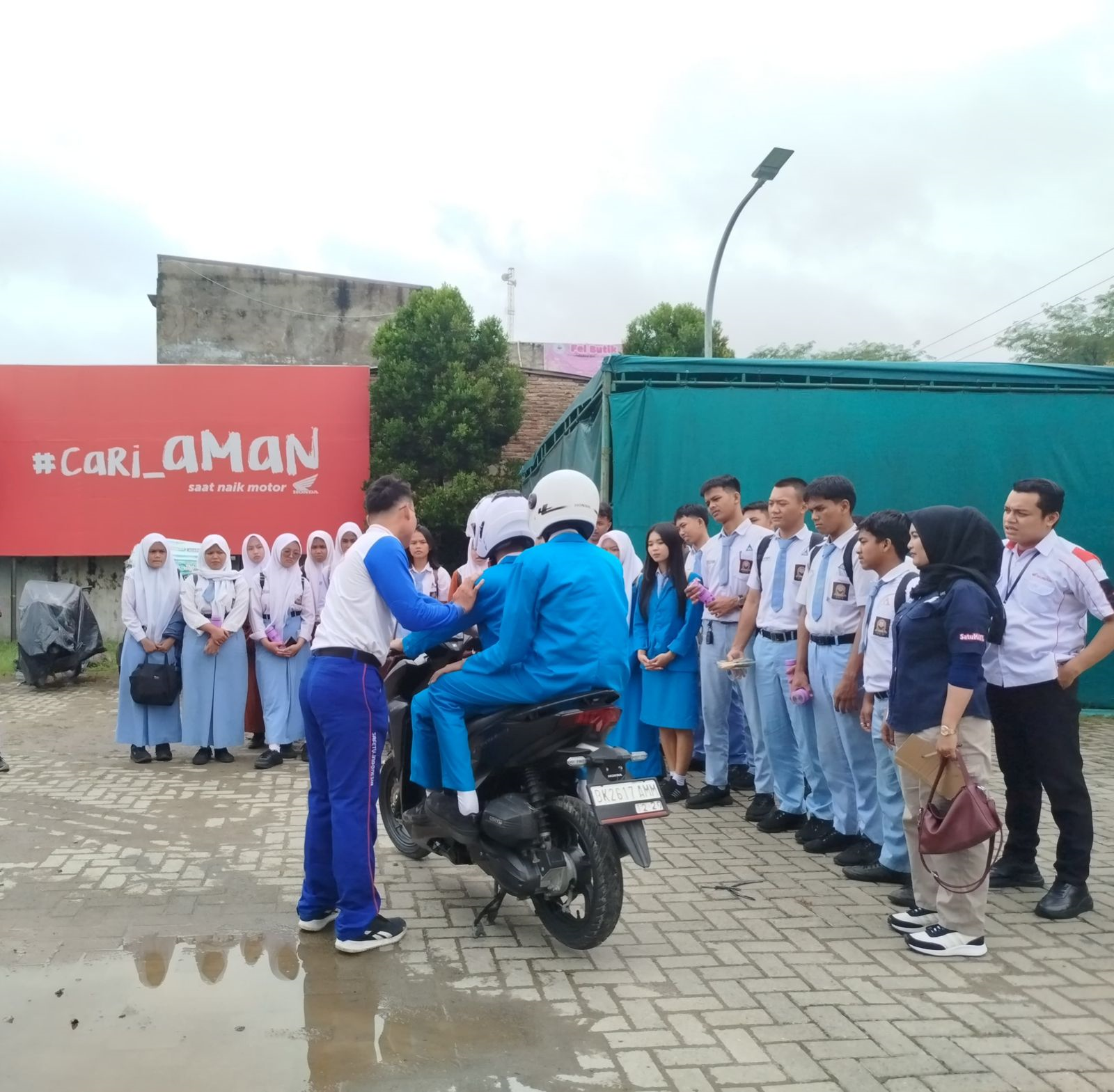 Honda Edukasi Safety Riding Siswa SMK Brigjend Katamso Medan