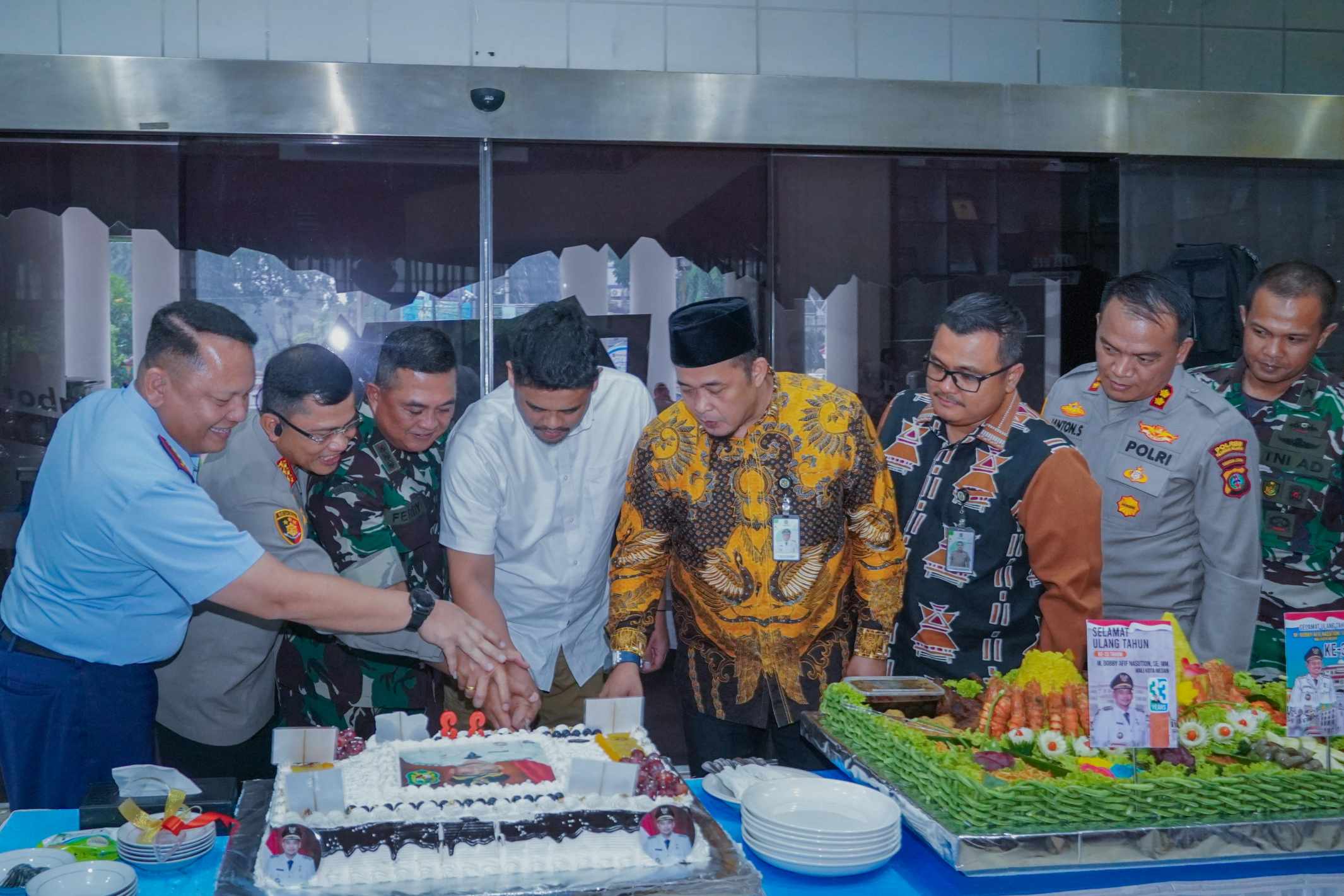 Ultah ke-33 Bobby Nasution, Syukuran Sederhana Digelar di Balai KotaMedan ( )