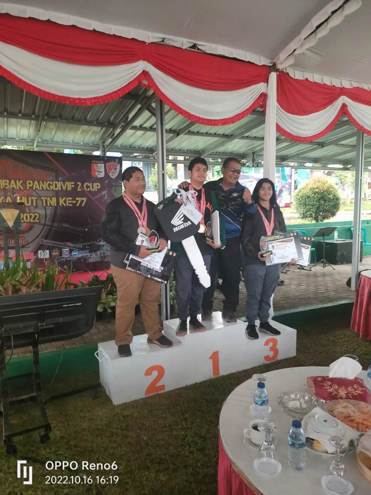 Rady Shah Juara Umum