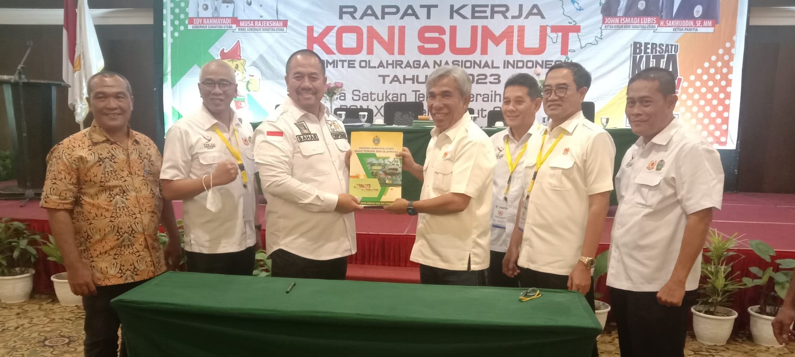 <strong>Ayo Wujudkan </strong>Bersatu Kita Juara