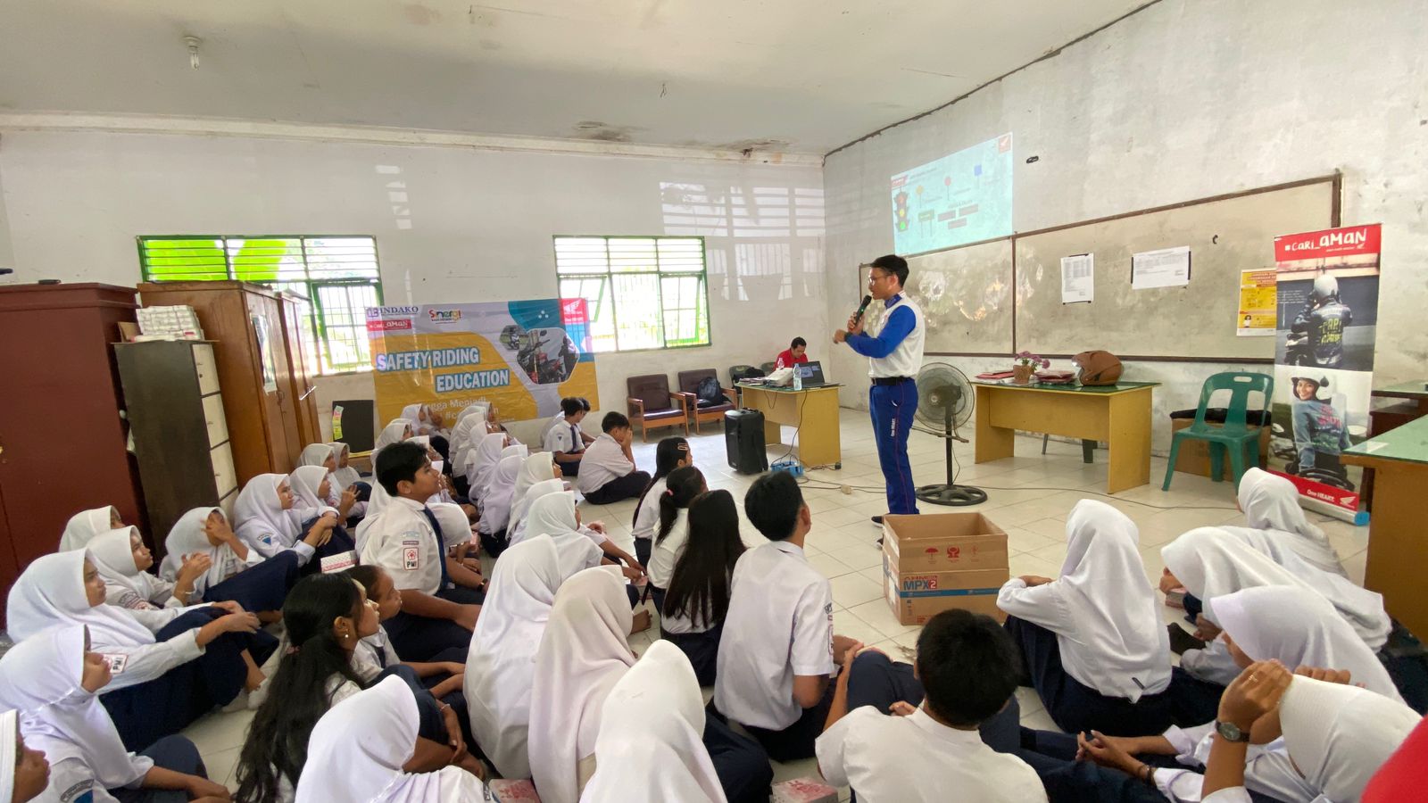 Ditemani New Honda Scoopy, Siswa SMPN 5 Stabat Semangat #Cari_Aman
