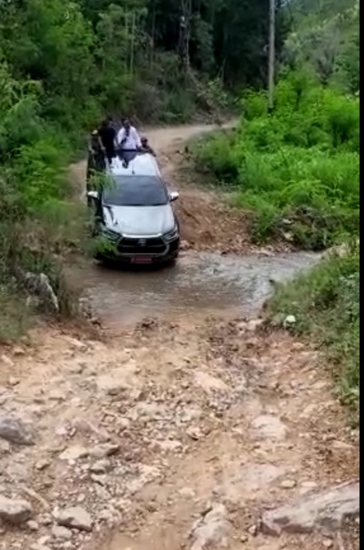 Anggota DPRA H.Ali Basrah Prihatin Lihat Jalan Di Pedalaman Agara Rusak Berat