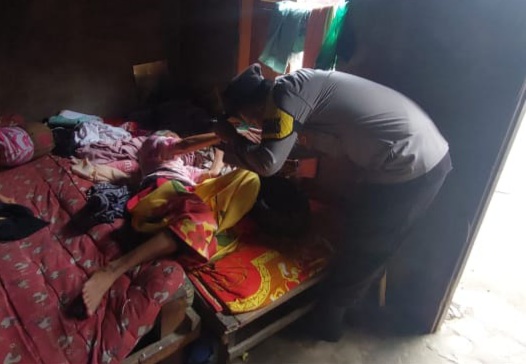Polisi Dan Kisah Nenek Lansia Dari Hutabargot