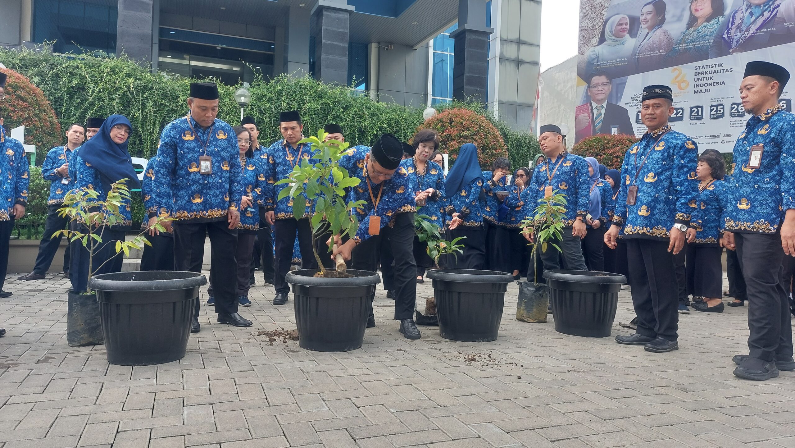 Peringati Hari Statistik Nasional, BPS Sumut Gelar Apel Dan Tanam Pohon