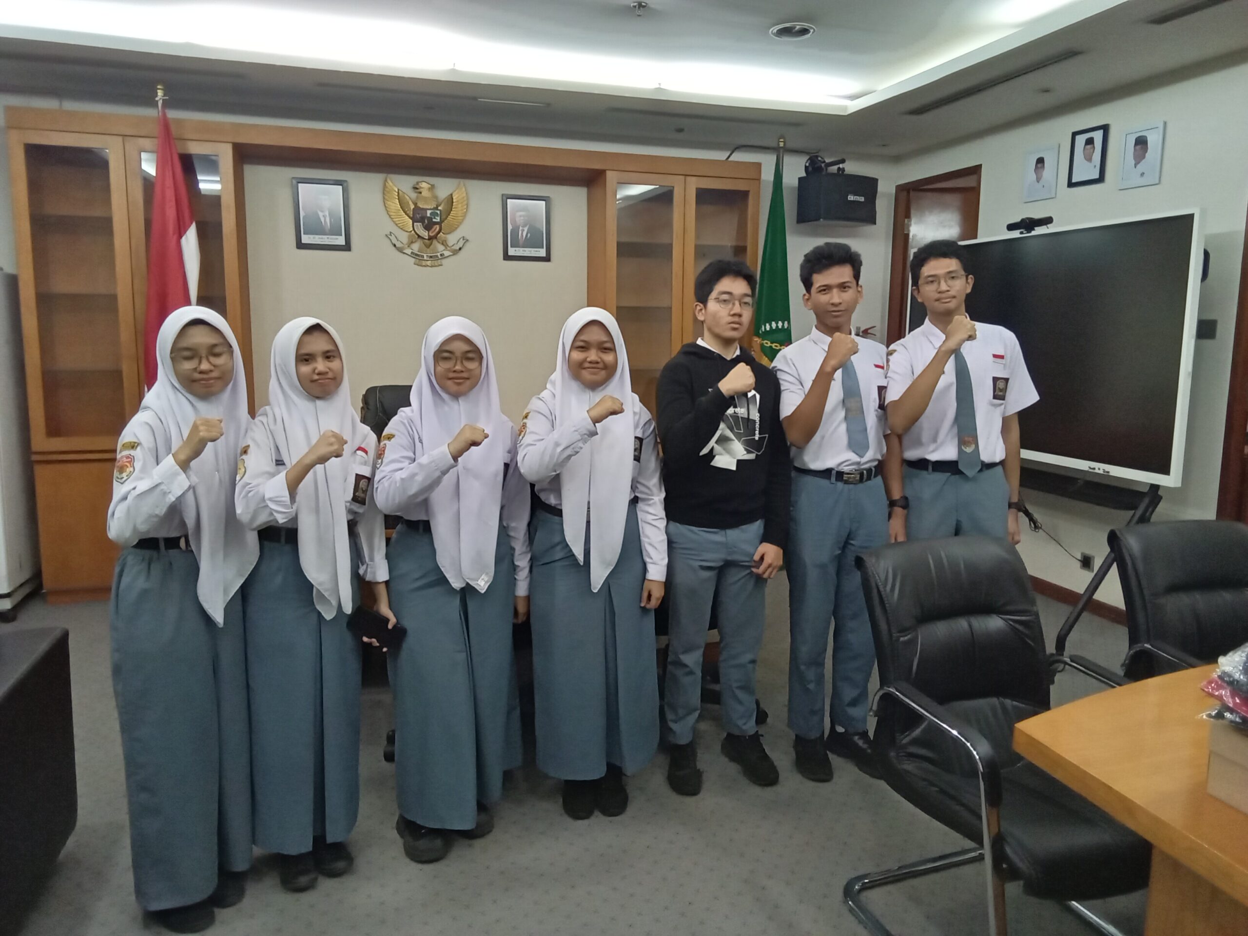 Siswa SMA 1 Medan Silaturahmi Ke DPRD Sumut
