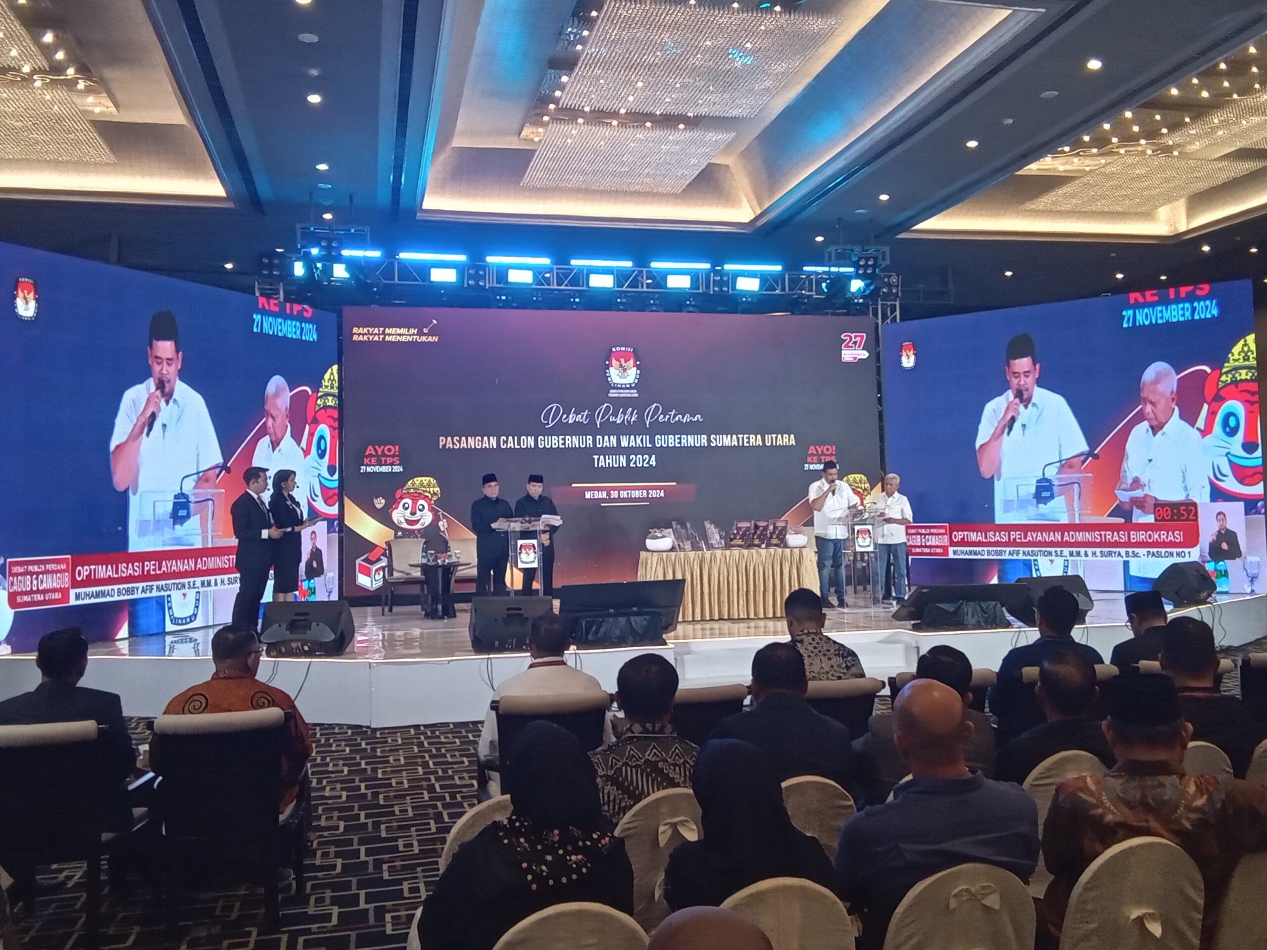 Debat Pilgubsu Diwarnai Saling Sorak
