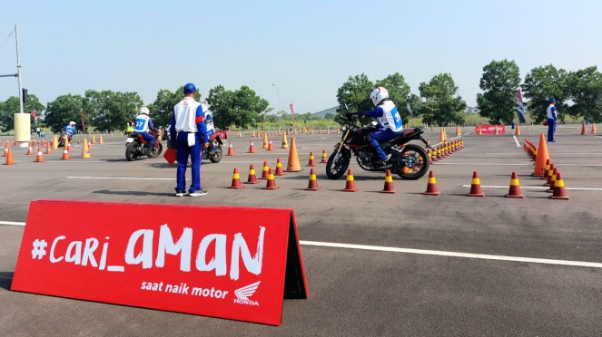 Defensive Riding, #Cari_Aman Berkendara Di Jalan