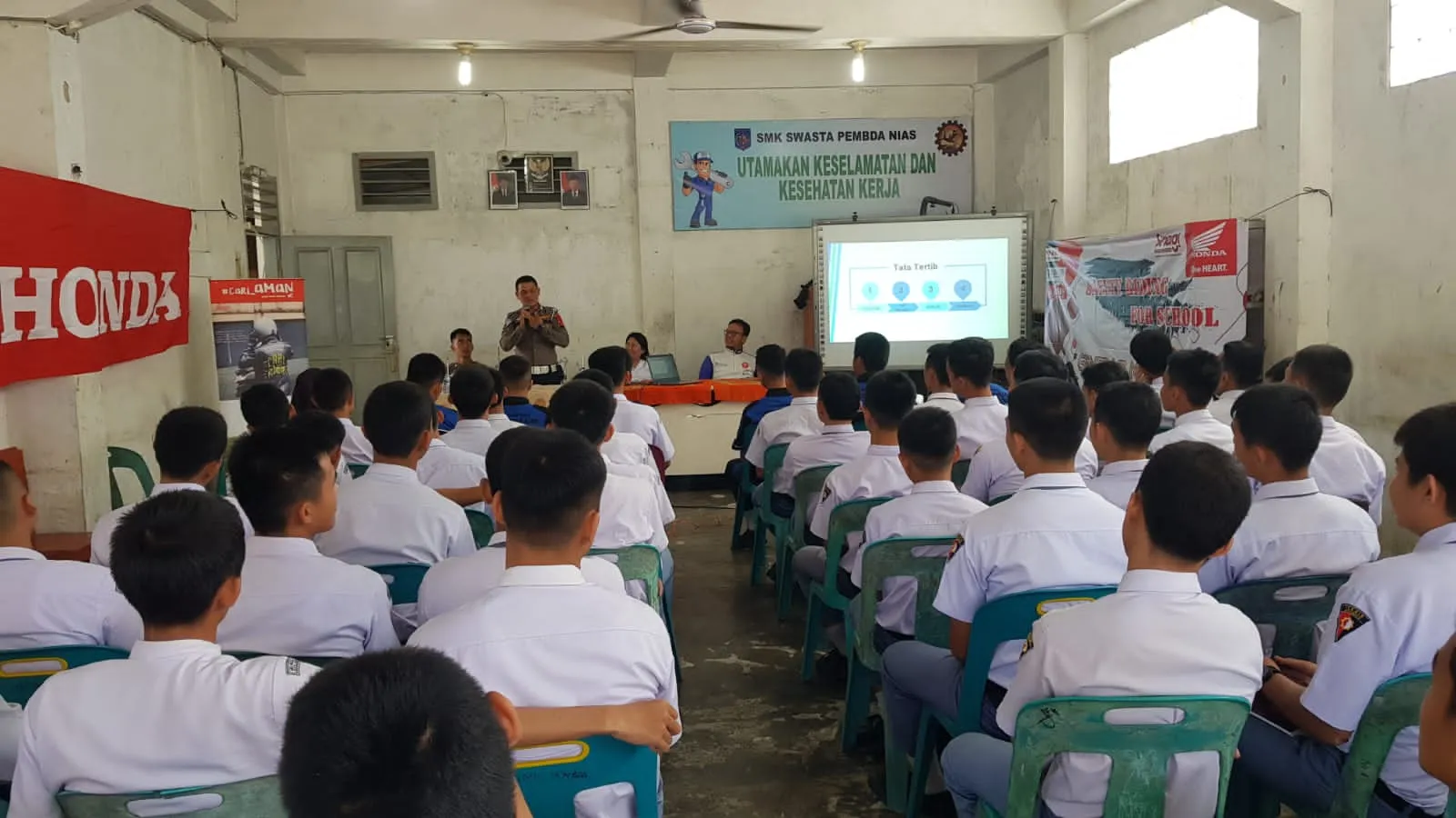 Honda Edukasi Safeti Riding Palajar Nias