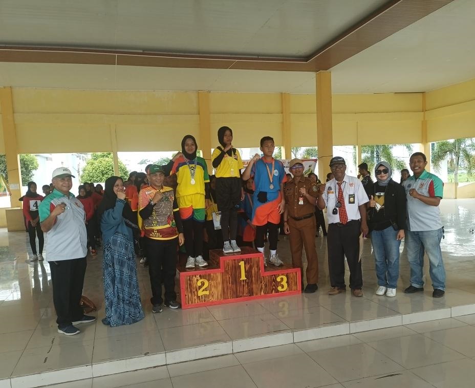 Labuhan Juara Umum Drum Band