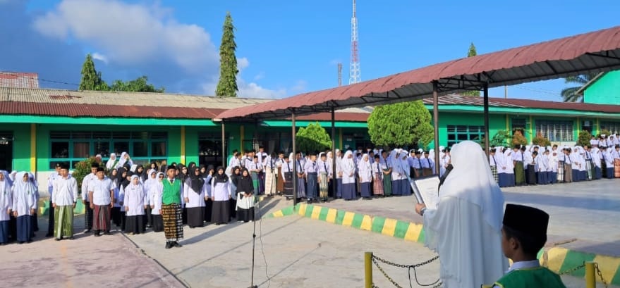MTsN 1 Padangsidempuan Gelar Hari Santri Nasional Ke 10
