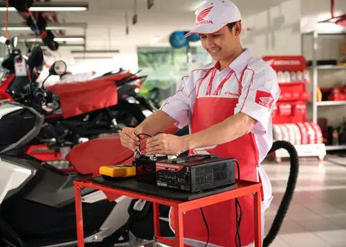 Tips Merawat Aki Motor Tetap Awet
