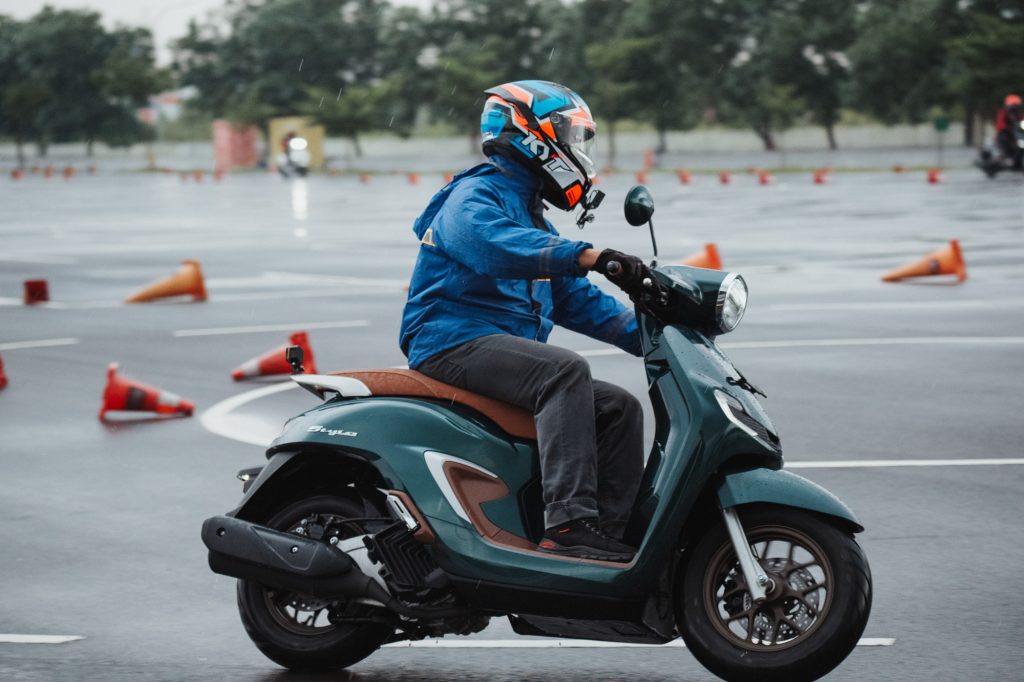 Tips Menjaga Keseimbangan Saat Berkendara