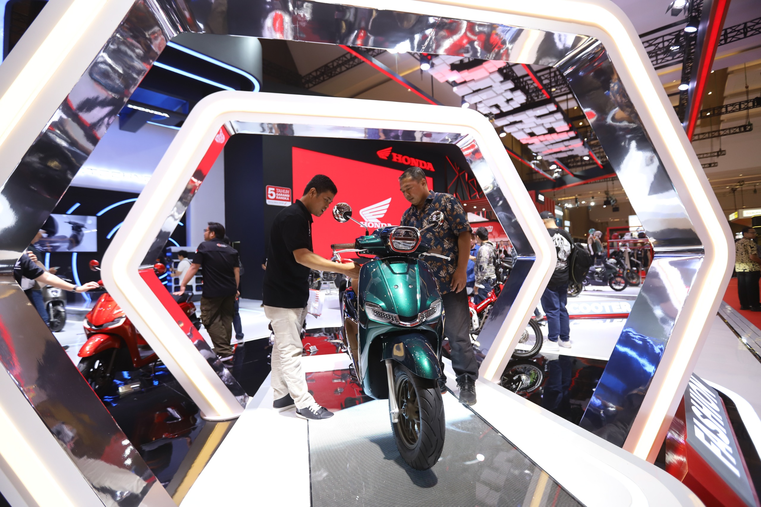 Honda Stylo 160 Primadona IIMS 2024
