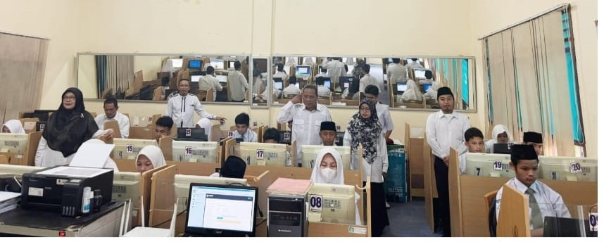 44 Siswa MAN Binjai Ikut OSN Berbasis CAT