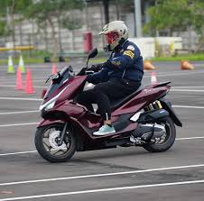 Tips Berkendara Aman Musim Kemarau