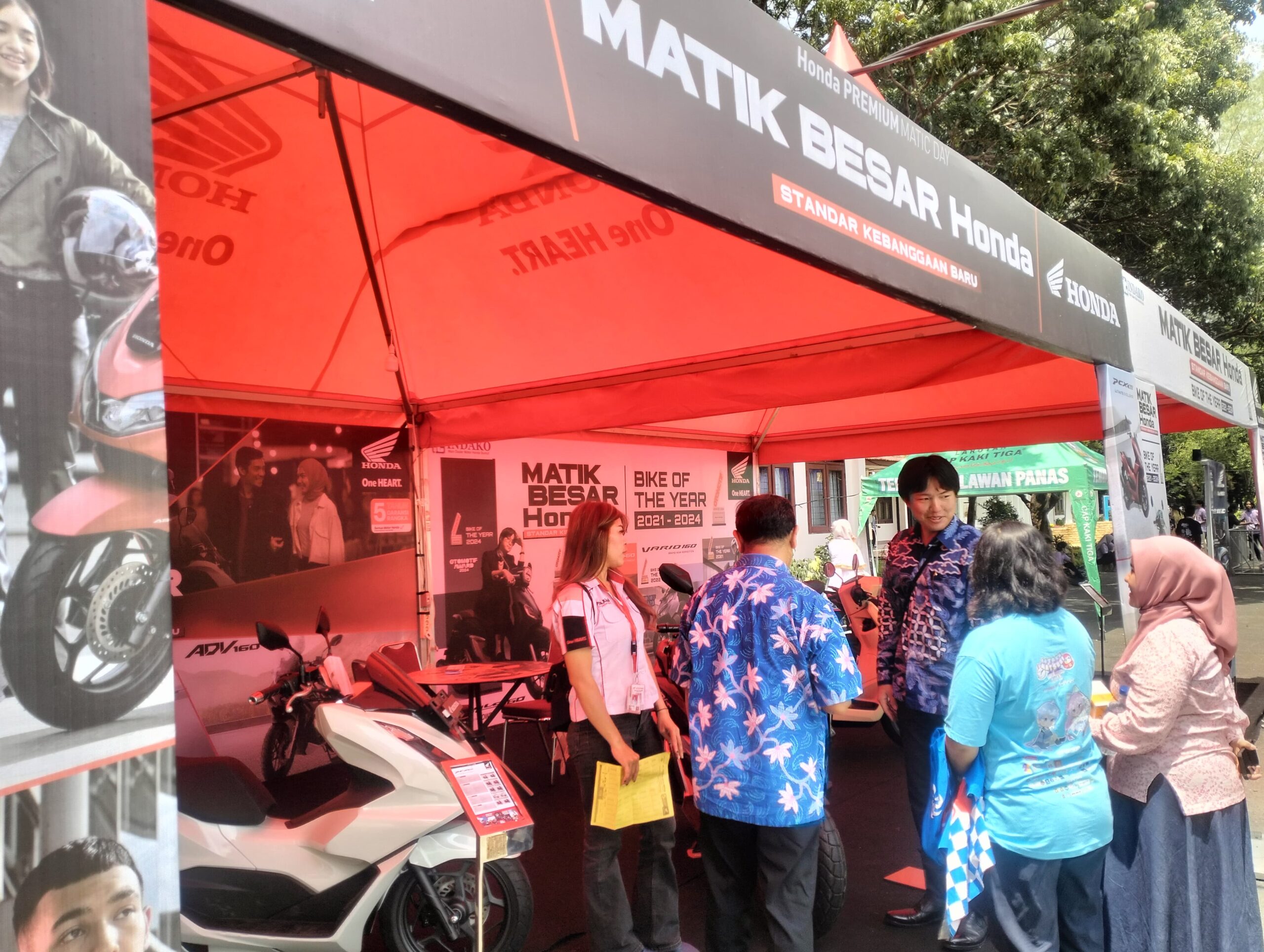 Big Scooter Honda Curi Perhatian Pengunjung Aotake Matsuri USU